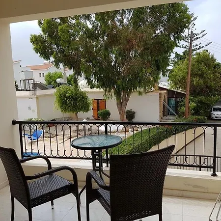 Apartament Kyklamino *